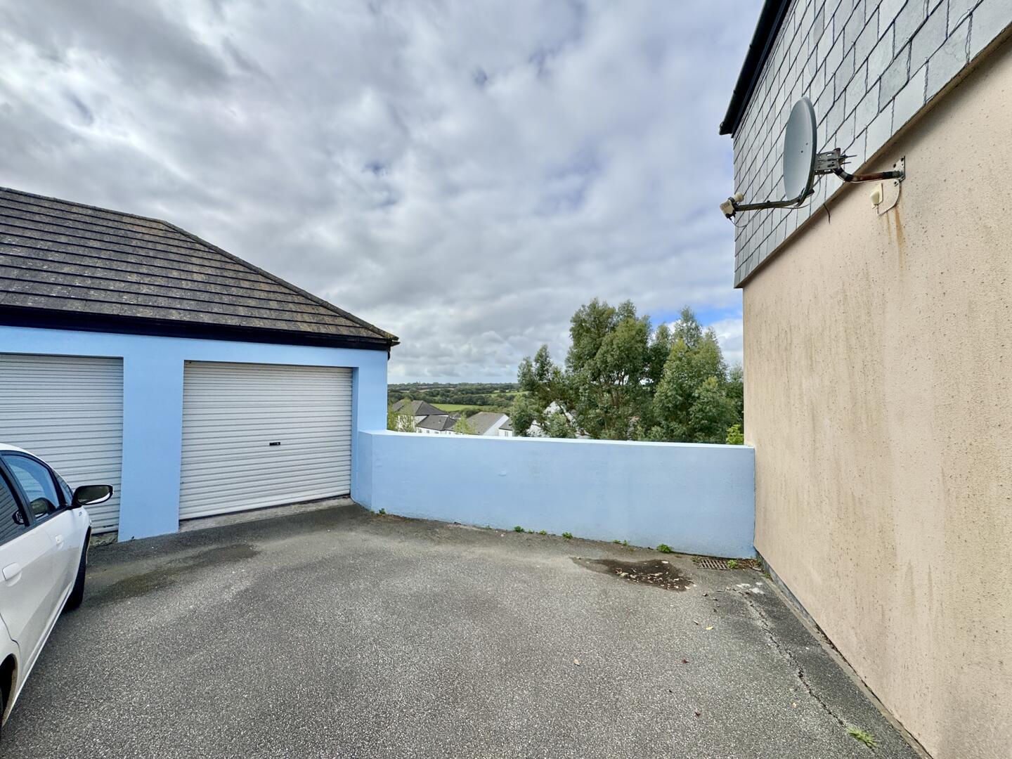 Lowen Bre, Truro